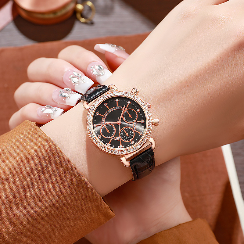 Multi-Color Full Diamond Alloy Decorative Watch