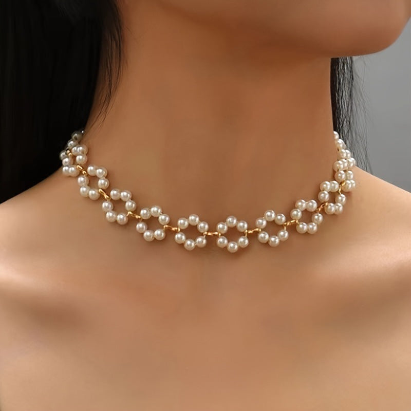 Trendy Pearl Flower Choker Necklace for Women, Creative Short Chain