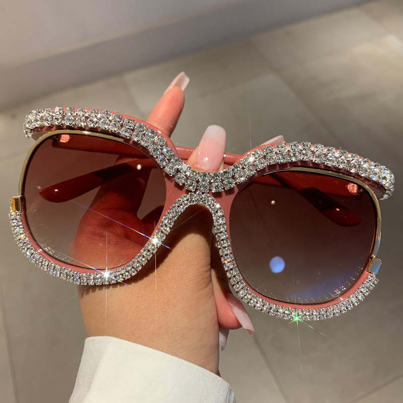 New European and American style large frame personalized diamond sunglasses hot girl street photography fashion catwalk large frame slimming sunglasses