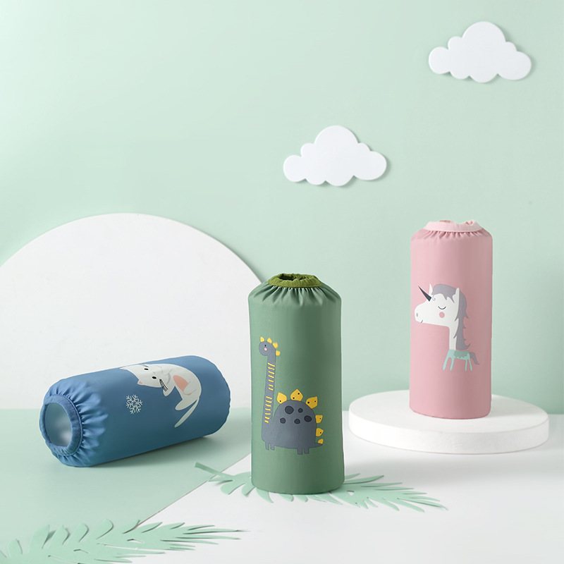 Children's sleeves are waterproof and anti-dirty for infants and toddlers. Cute boys and girls draw children's baby sleeves for spring and summer.